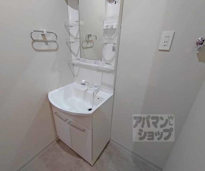 【東山区五葉ノ辻町11-1戸建】間取