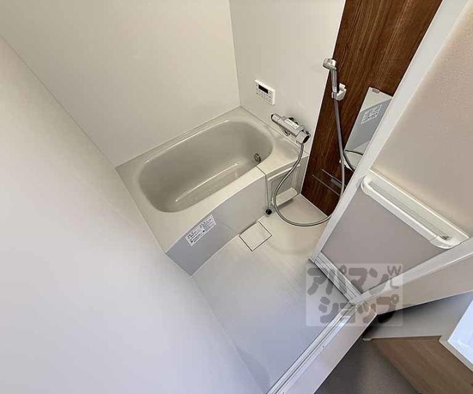 【Ｇｒａｎｄ　Ｃｈａｒｉｏｔ御所ノ内町】間取