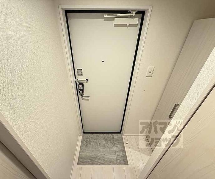 【Ｇｒａｎｄ　Ｃｈａｒｉｏｔ御所ノ内町】間取