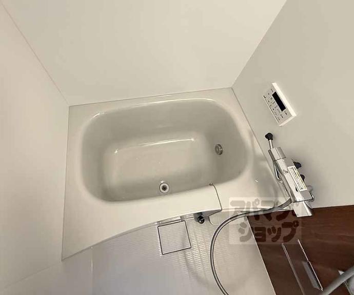 【Ｇｒａｎｄ　Ｃｈａｒｉｏｔ御所ノ内町】間取