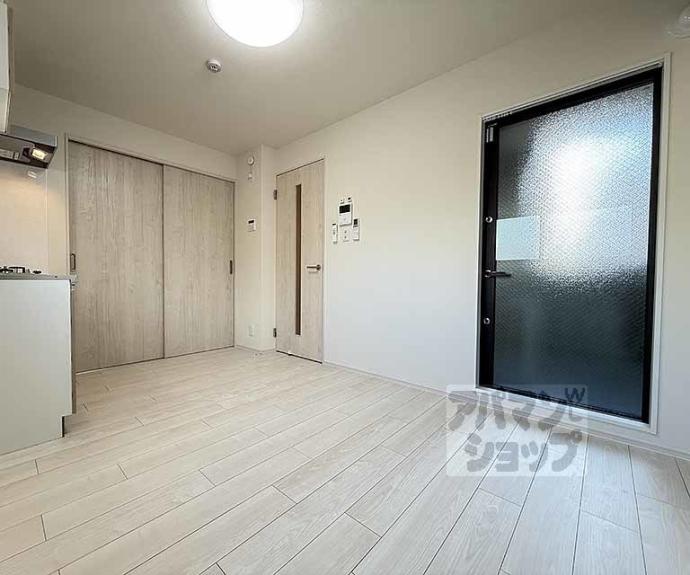 【Ｇｒａｎｄ　Ｃｈａｒｉｏｔ御所ノ内町】間取