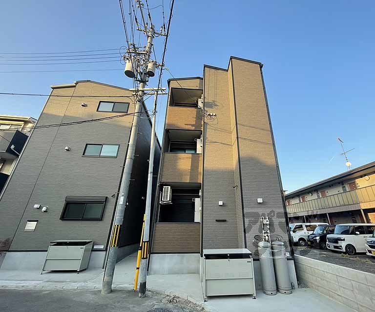 Ｇｒａｎｄ　Ｃｈａｒｉｏｔ御所ノ内町