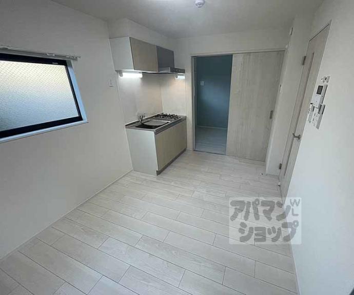 【Ｇｒａｎｄ　Ｃｈａｒｉｏｔ御所ノ内町】間取