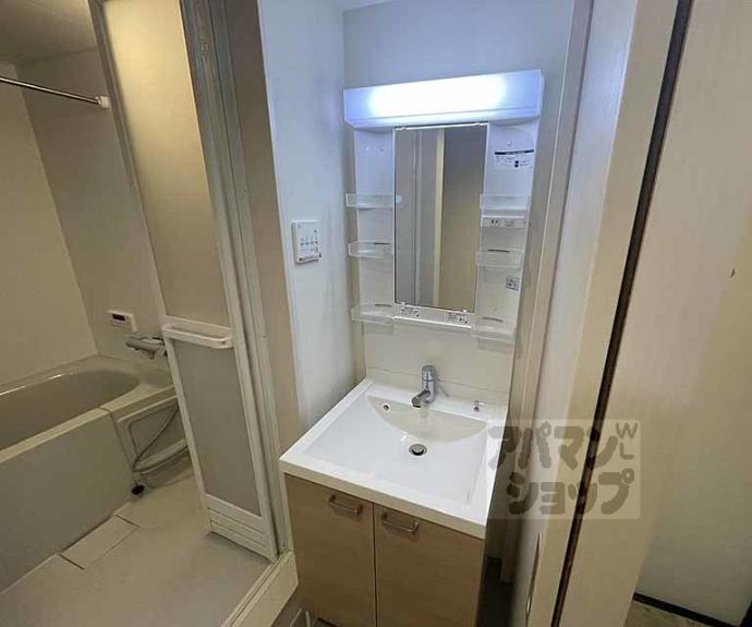 【Ｇｒａｎｄ　Ｃｈａｒｉｏｔ御所ノ内町】間取