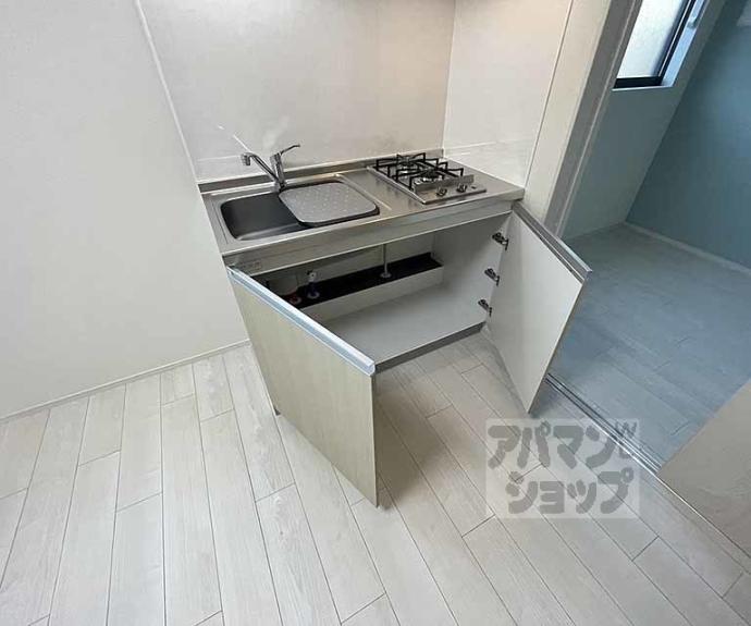 【Ｇｒａｎｄ　Ｃｈａｒｉｏｔ御所ノ内町】間取