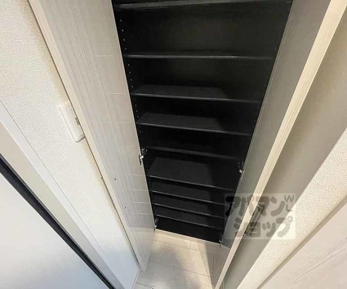 【Ｇｒａｎｄ　Ｃｈａｒｉｏｔ御所ノ内町】間取