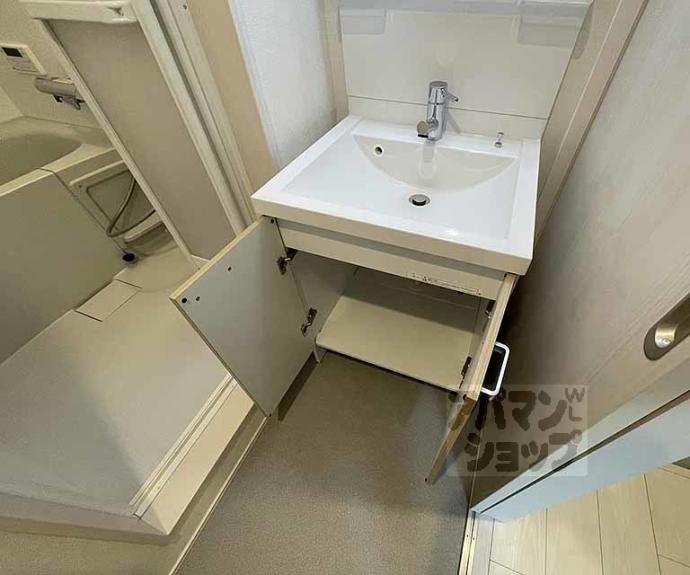 【Ｇｒａｎｄ　Ｃｈａｒｉｏｔ御所ノ内町】間取