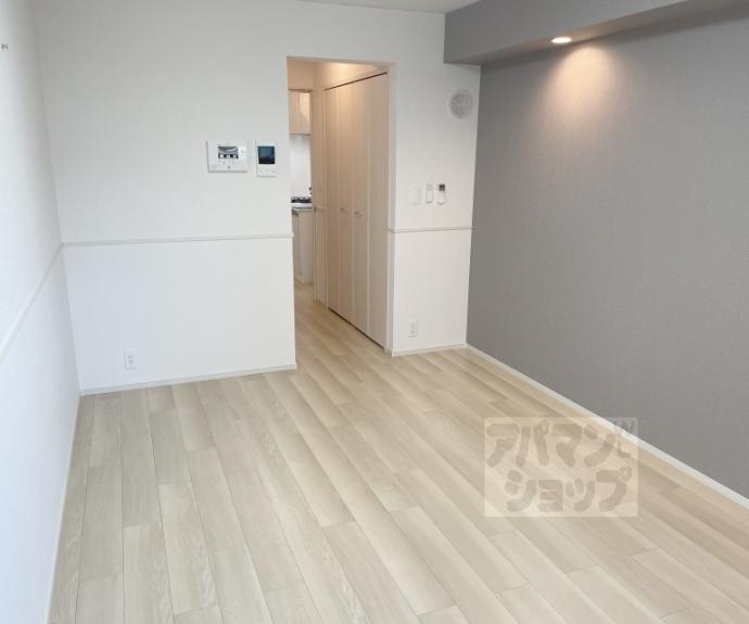 【オーサム　ヴィレッジ　京都桂】間取