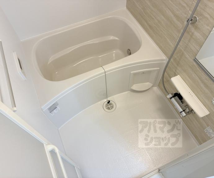 【オーサム　ヴィレッジ　京都桂】間取