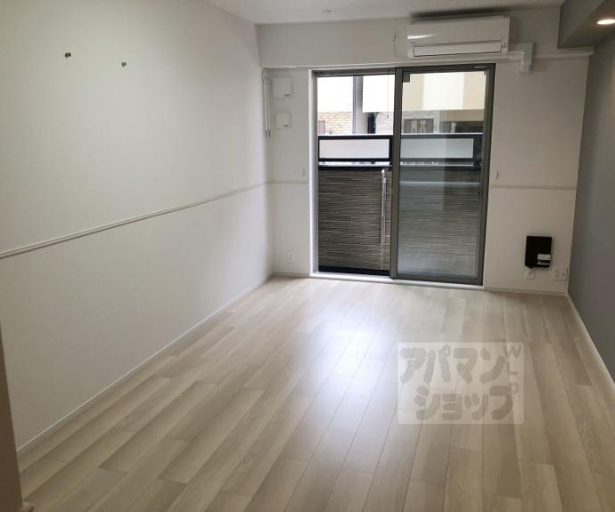 【オーサム　ヴィレッジ　京都桂】間取