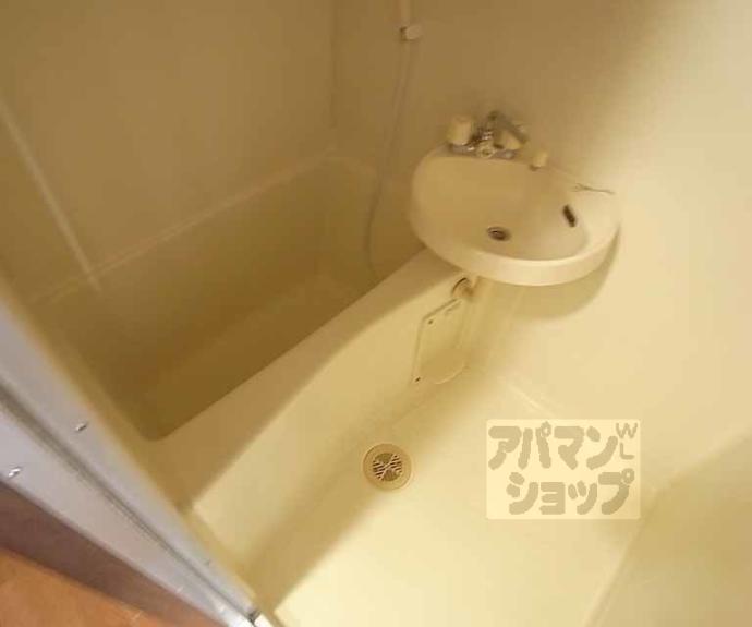 【エリーフラッツ西京極】間取