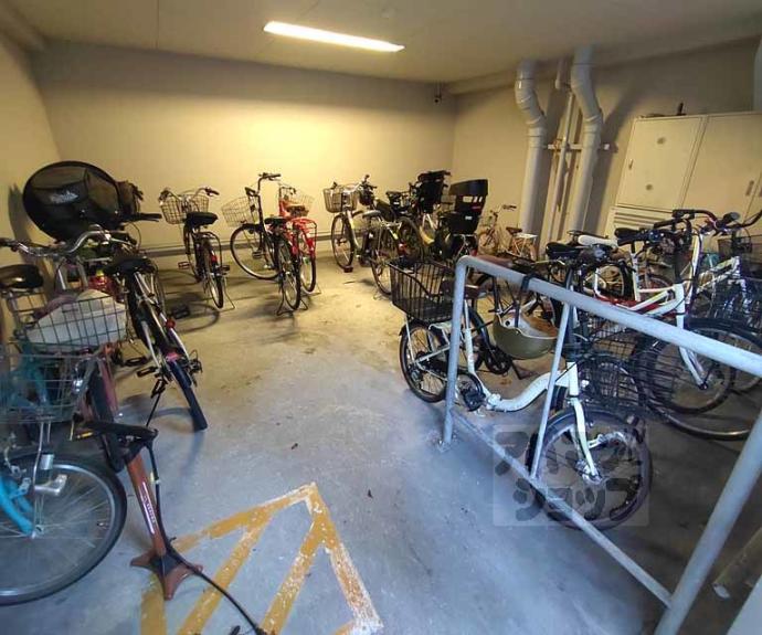 【ルミエール・ド・鴨川】間取