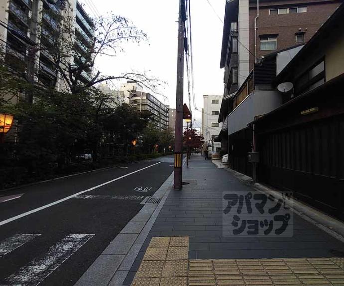 【ルミエール・ド・鴨川】間取