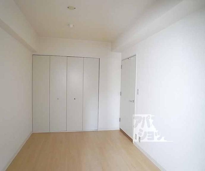 【ルミエール・ド・鴨川】間取