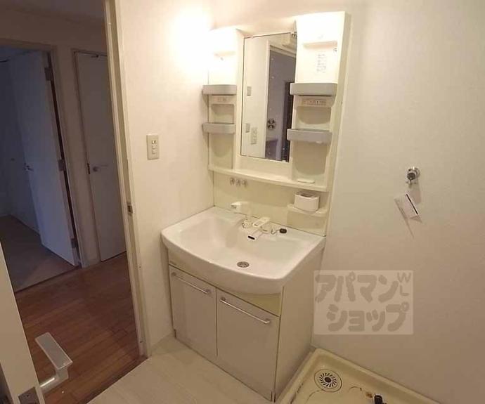 【ルミエール・ド・鴨川】間取