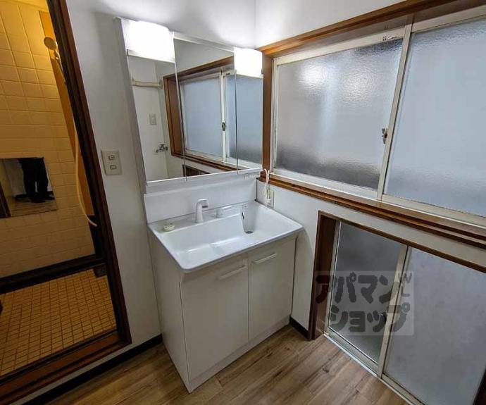 【こじんまりした木の家】間取