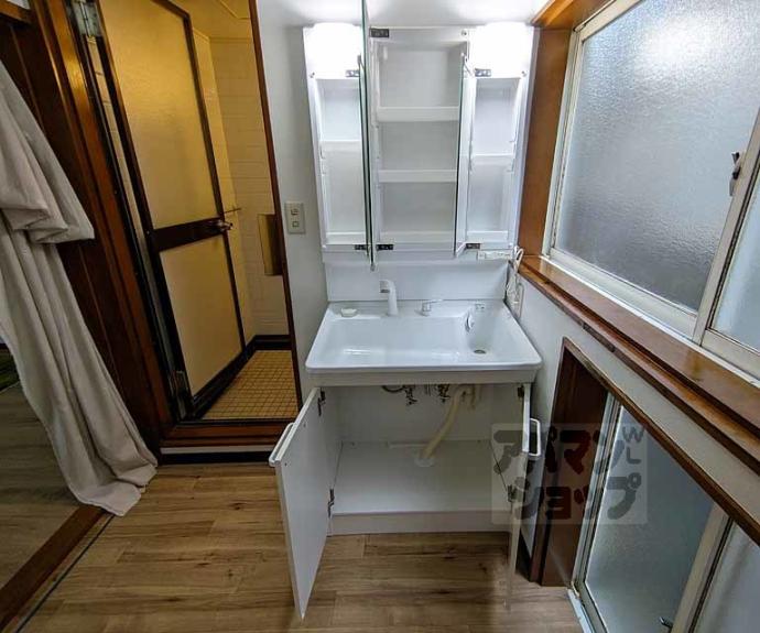 【こじんまりした木の家】間取