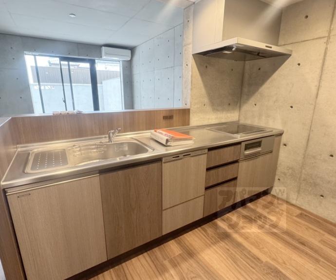 【ＳＩＬＫ　ＨＯＵＳＥとなみ　３号館】間取