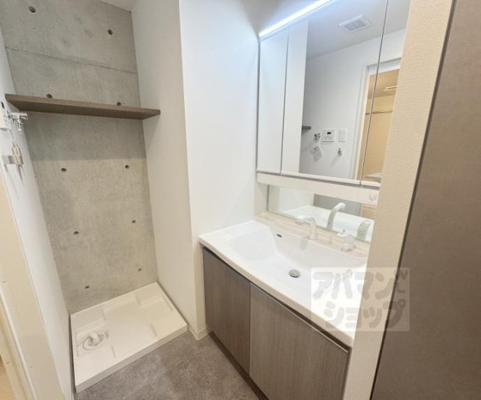 【ＳＩＬＫ　ＨＯＵＳＥとなみ　３号館】間取