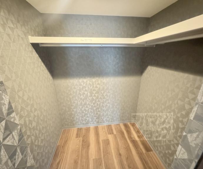 【ＳＩＬＫ　ＨＯＵＳＥとなみ　３号館】間取