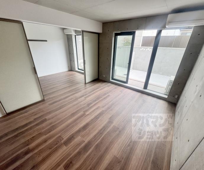 【ＳＩＬＫ　ＨＯＵＳＥとなみ　３号館】間取