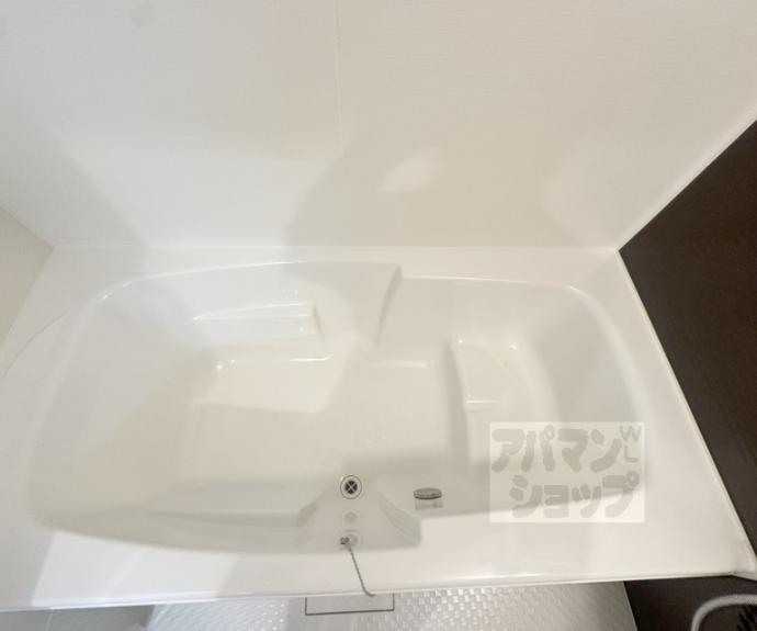 【ＳＩＬＫ　ＨＯＵＳＥとなみ　３号館】間取