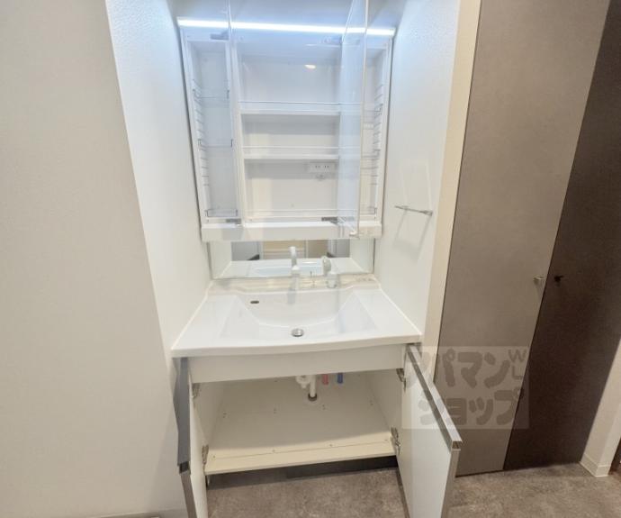 【ＳＩＬＫ　ＨＯＵＳＥとなみ　３号館】間取