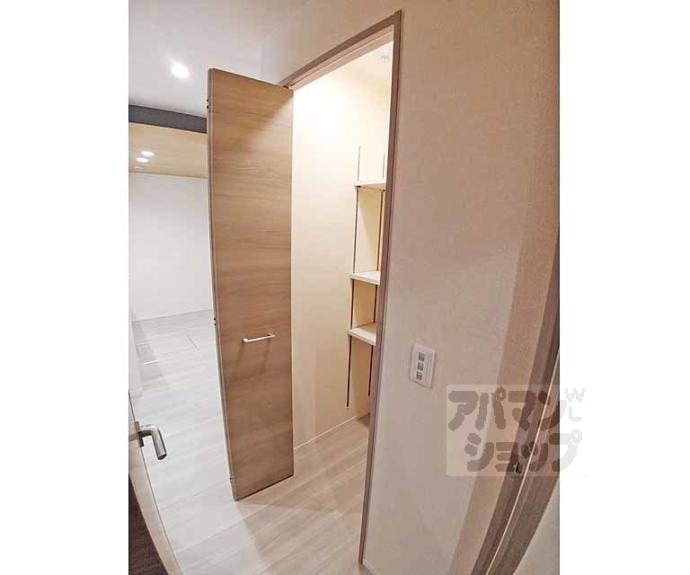 【ハイダウェイ両替町】間取