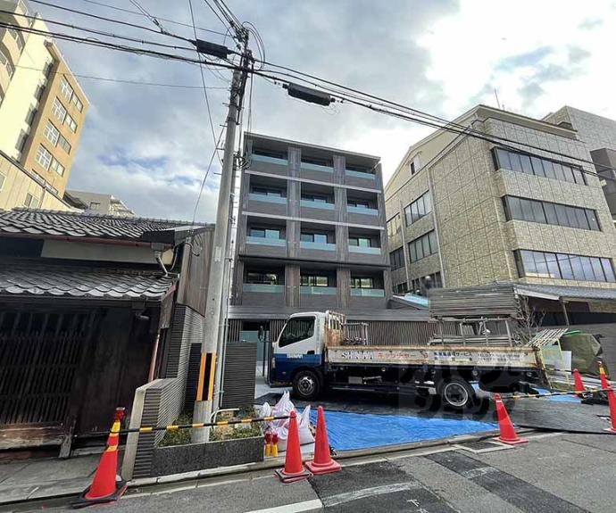 【ＳＩＬＫ　ＨＯＵＳＥとなみ　３号館】間取