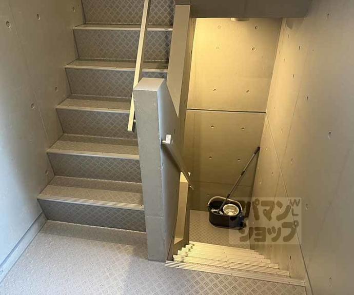 【ＳＩＬＫ　ＨＯＵＳＥとなみ　３号館】間取