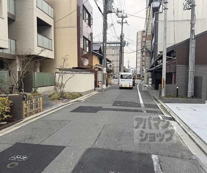 【ＳＩＬＫ　ＨＯＵＳＥとなみ　３号館】間取