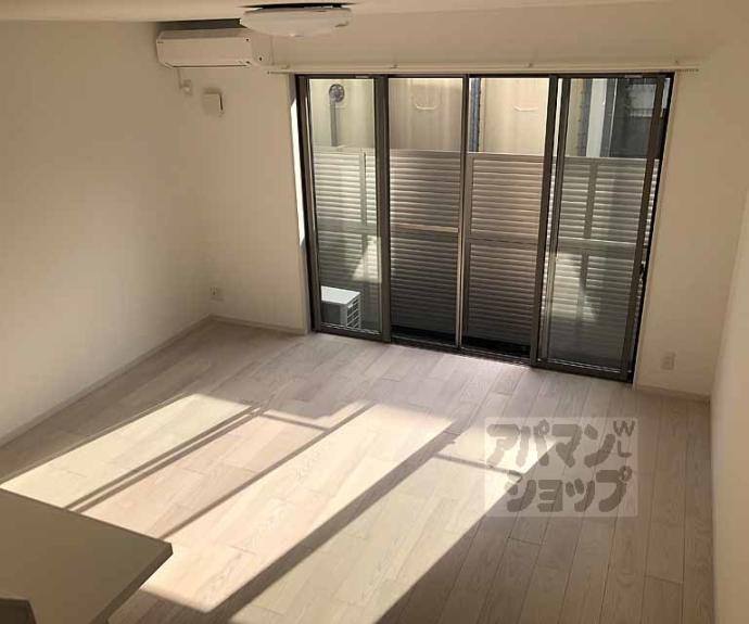 【ＭＡＫＡＮＩ長岡京】間取