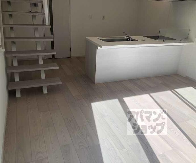 【ＭＡＫＡＮＩ長岡京】間取