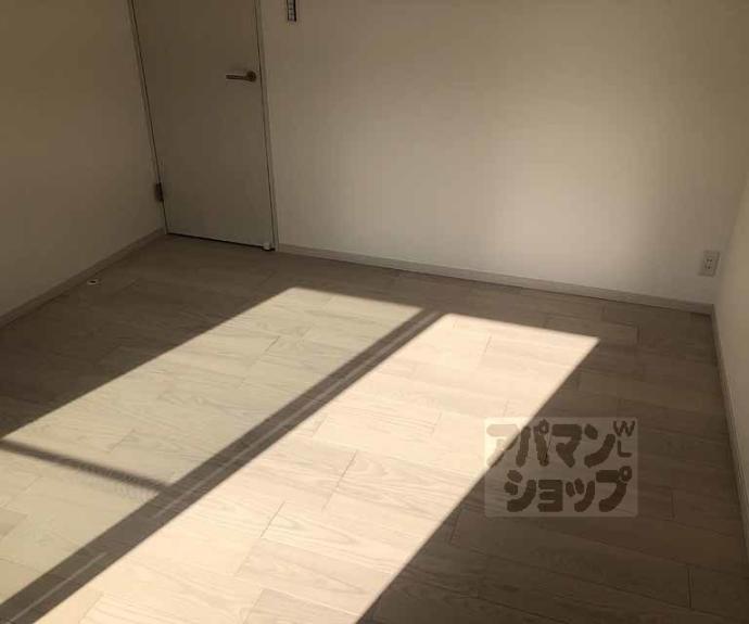 【ＭＡＫＡＮＩ長岡京】間取