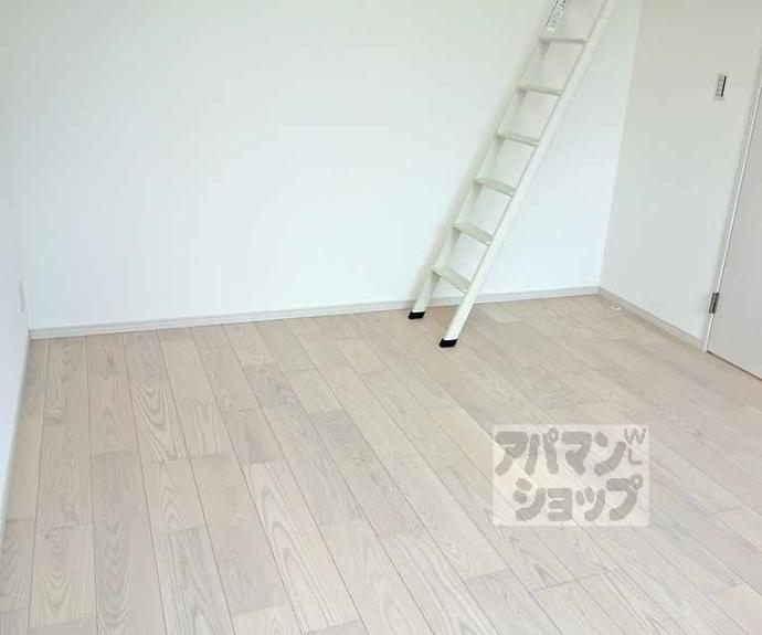 【ＭＡＫＡＮＩ長岡京】間取