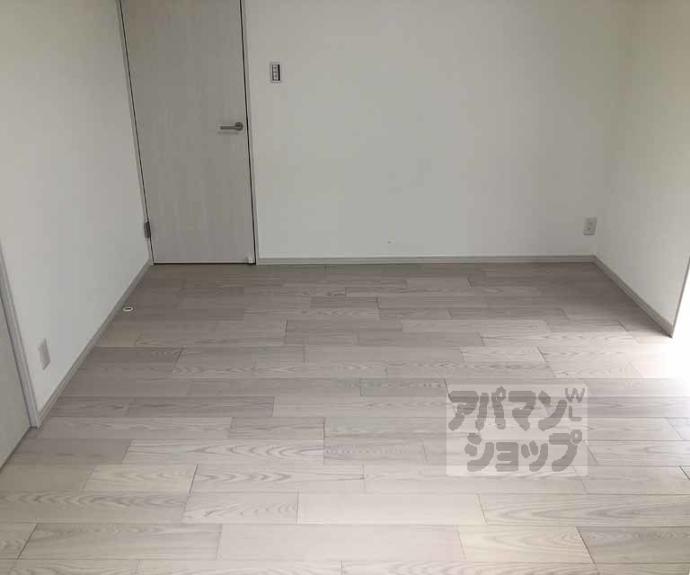 【ＭＡＫＡＮＩ長岡京】間取