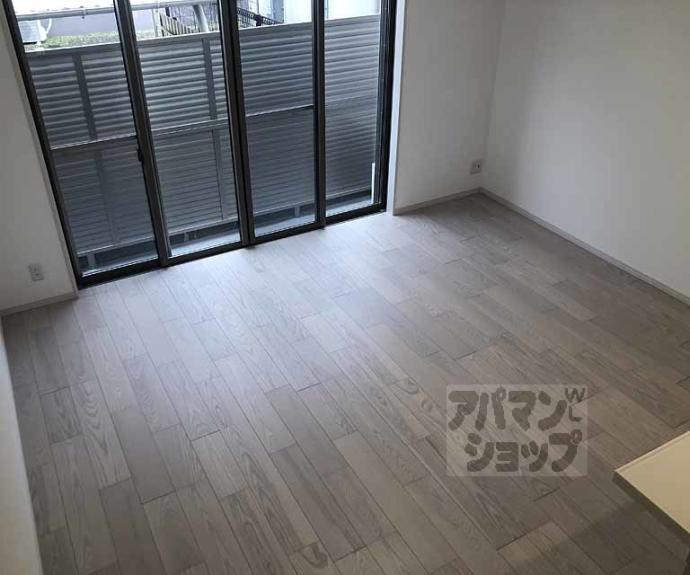 【ＭＡＫＡＮＩ長岡京】間取