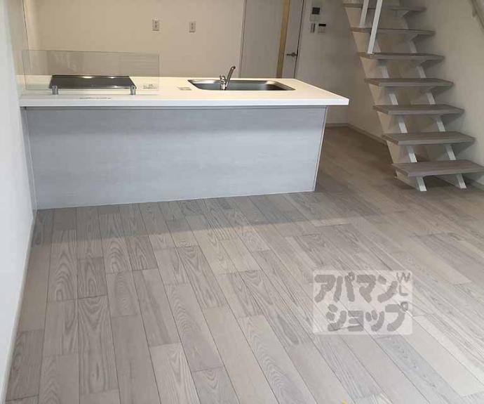 【ＭＡＫＡＮＩ長岡京】間取