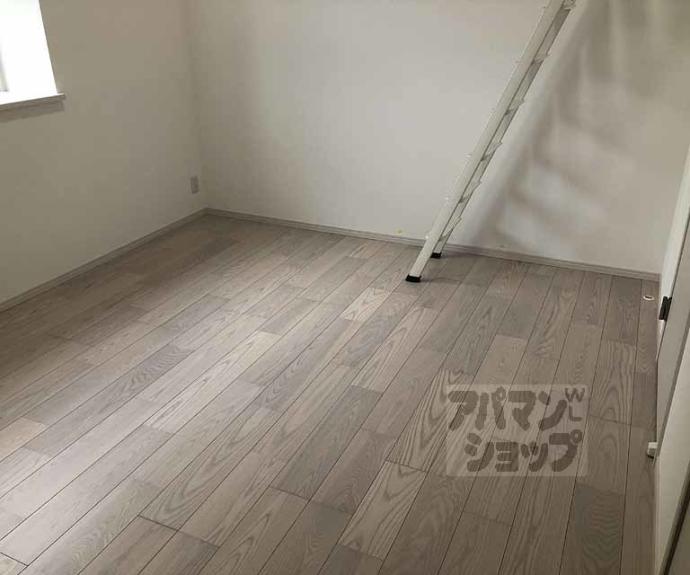 【ＭＡＫＡＮＩ長岡京】間取