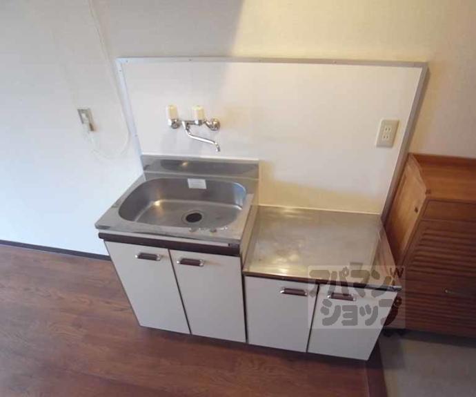 【パビヨン宇多野】間取