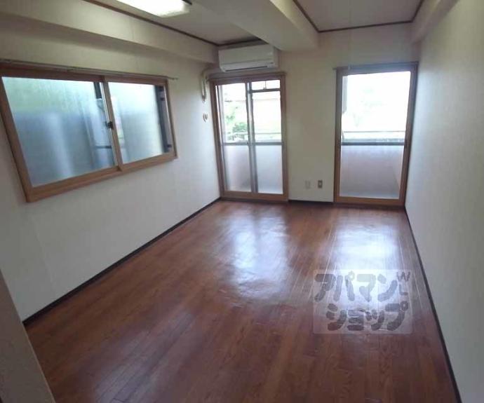 【パビヨン宇多野】間取