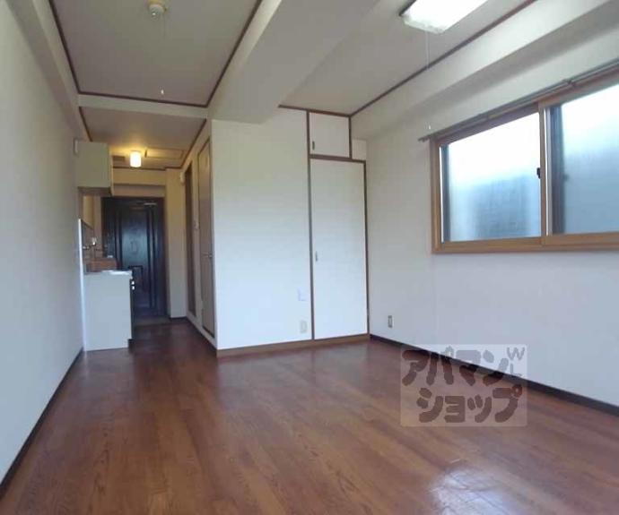 【パビヨン宇多野】間取