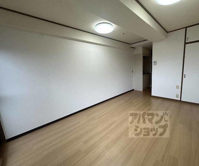 【パビヨン宇多野】間取