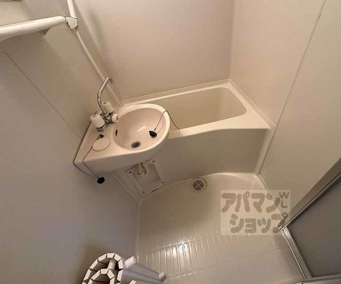 【パビヨン宇多野】間取