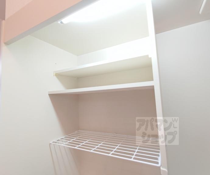 【パビヨン宇多野】間取