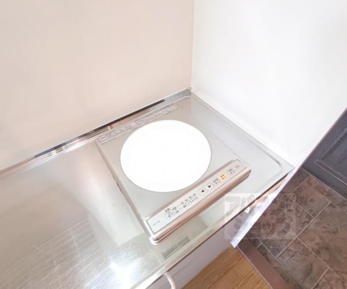 【パビヨン宇多野】間取