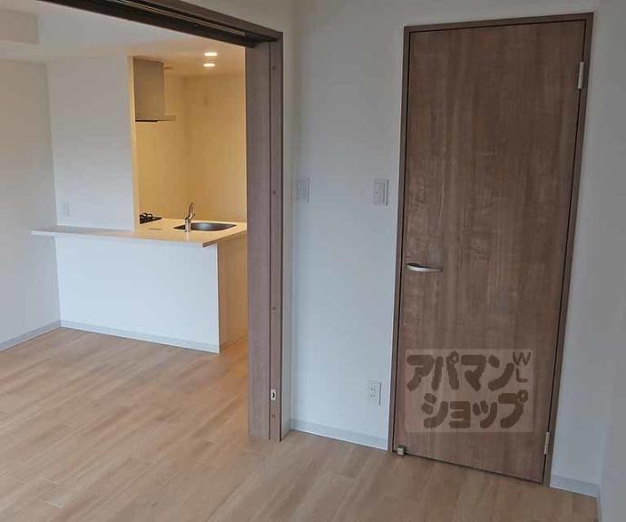 【ゼフィランサス西大路】間取