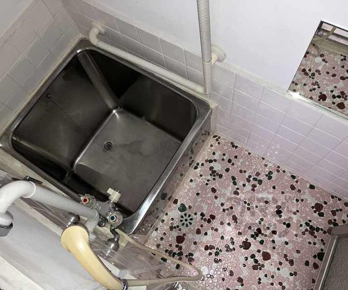 【松尾木ノ曽町貸家２６－４】