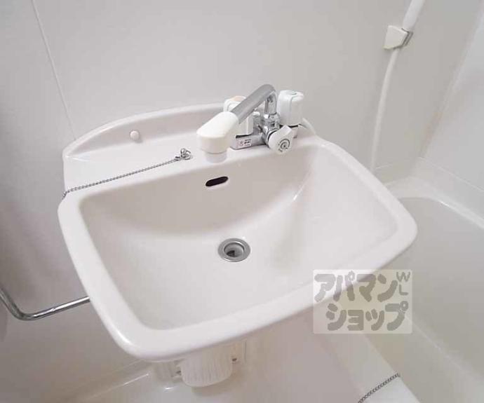 【Ｄｏｏｒ＇ｓ　ＤｅＤｅ　Ｏｎｅ　（旧：嵯峨スチューデントハウス）】間取