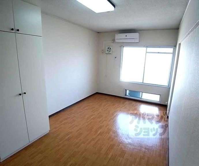 【Ｄｏｏｒ＇ｓ　ＤｅＤｅ　Ｏｎｅ　（旧：嵯峨スチューデントハウス）】間取